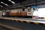 kereta-api-tengah-bersiap.jpg
