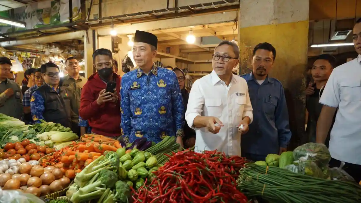 Sidak 2 Pasar di Kota Bogor, Mendag Zulhas Temukan Harga Cabai Turun Jadi Rp 60 Ribu