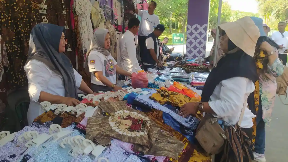 Momen Libur Sekolah, Pendapatan Pedagang di Candi Borobudur Naik Hampir 2 Kali Lipat