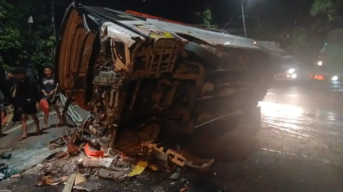Bus Rombongan Besan Asal Garung Wonosobo  Kecelakaan di Tonjong Brebes, 5 Penumpang Luka