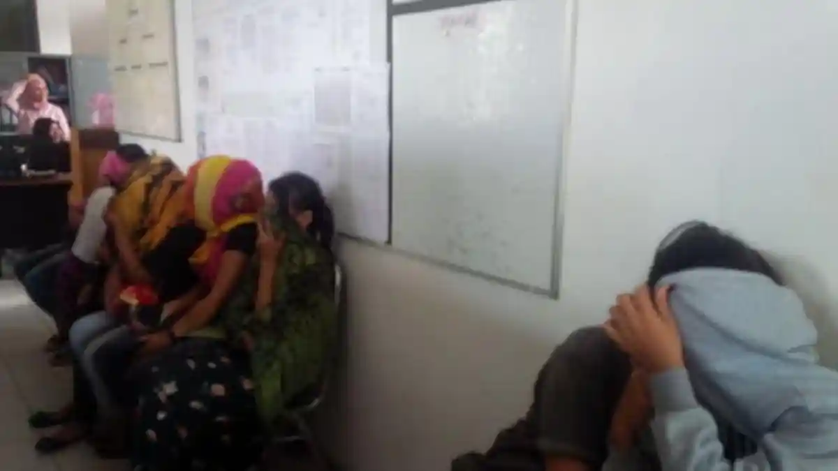 Wow, Warung Kopi di Madiun Ini Sediakan Bonus Wanita Plus-plus Bagi Tamunya