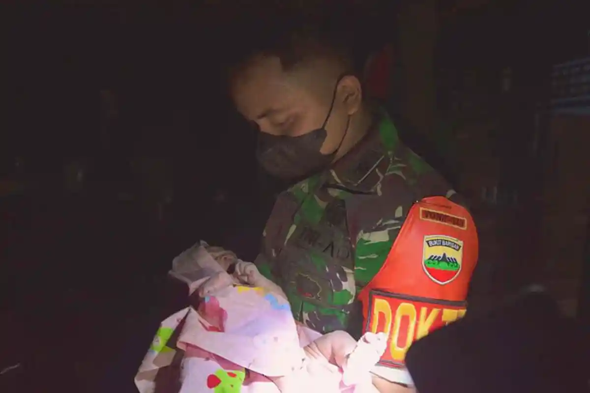SOSOK Lettu Bintang Dokter TNI yang Bantu Warga Melahirkan di Pedalaman Papua, Prosesnya Dramatis