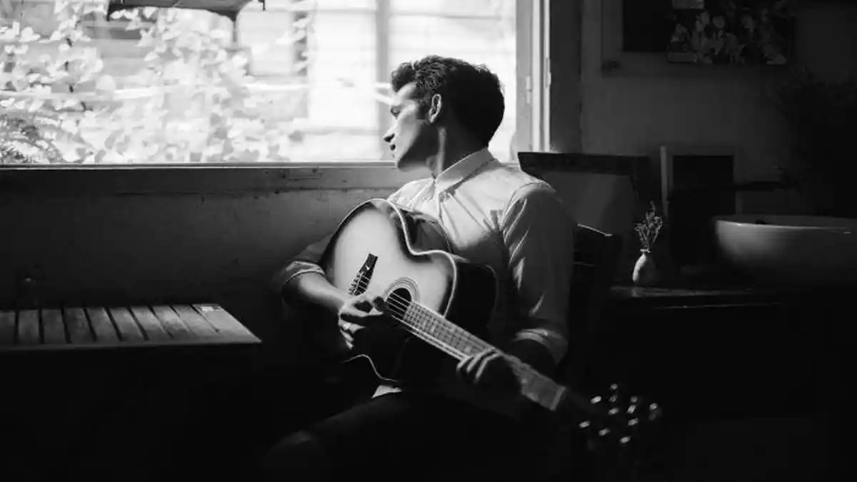 Chord Gitar dan Lirik Lagu "Make Me Wonder" - Maroon 5