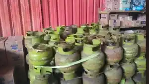 DPRD-setempat-yang-mendesak-adanya-pembenahan-distribusi.jpg