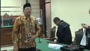 mantan-bupati-sidoarjo-gus-muhdlor-dituntut-6-tahun-penjara.jpg