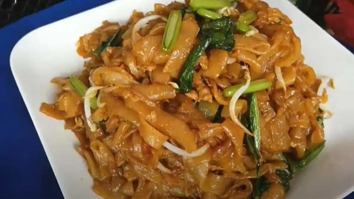 Resep Kwetiau Goreng, Tambahkan Caisim dan Kol