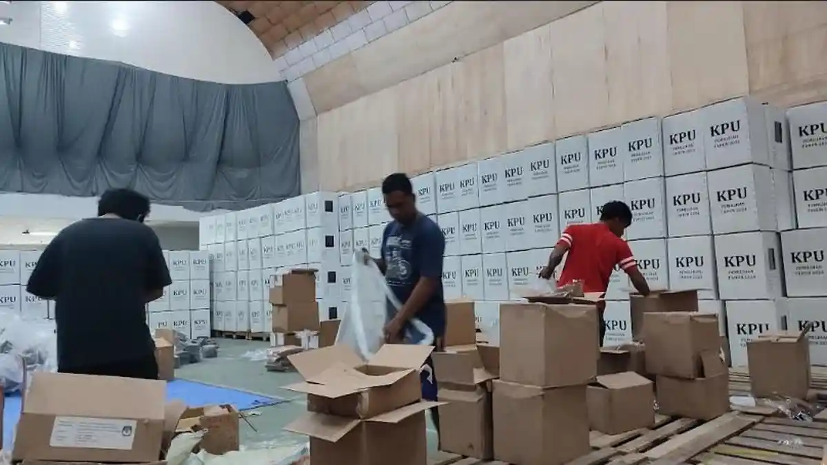 KPUD Karo Mulai Susun Logistik sebelum Didistribusikan ke Seluruh TPS