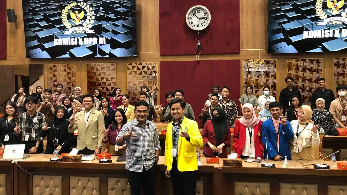 Politik Sebagai Profesi, AHP: Tanggung Jawab Kekuasaan yang Diberikan Rakyat