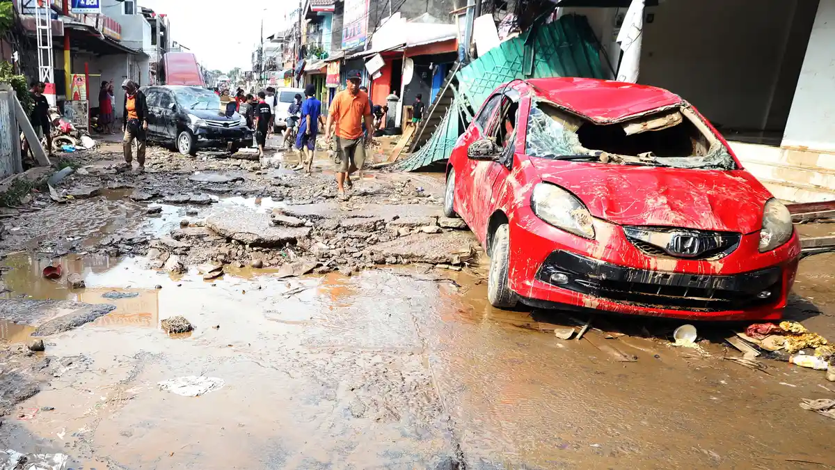 Waspadai Penyakit Pasca-Banjir, Leptospirosis, ISPA, hingga Infeksi Kulit