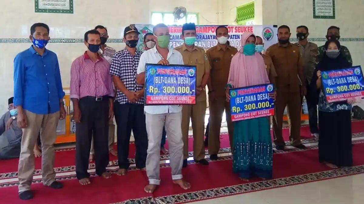 Gampong Cot Seuke Tercepat Serahkan BLT di Kecamatan Indrajaya
