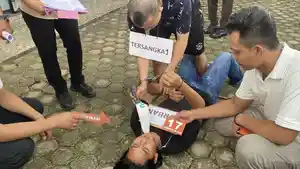 Rekonstruksi-kasus-penusukan-di-Seginim.jpg