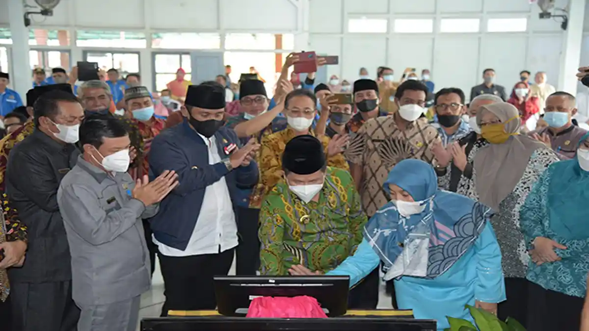 Didampingi Wabup, Bupati Satono Launching Program Layanan Adminduk Kecamatan