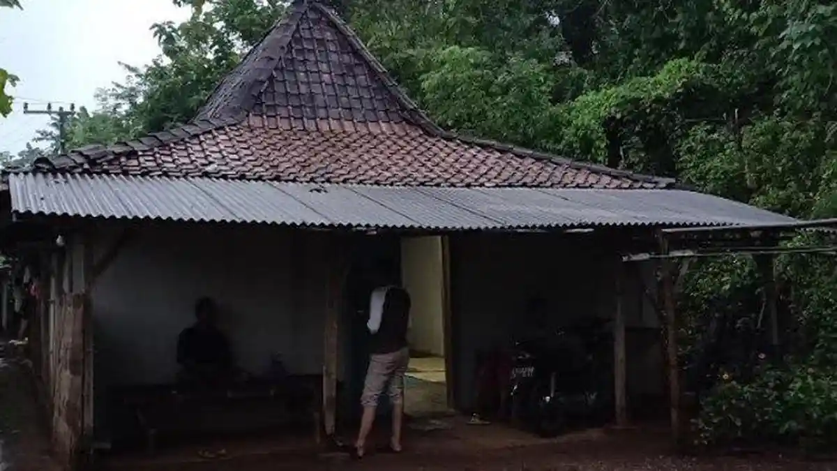 Warga Watu Bonang Termakan Isu Kiamat: Jual Aset Murah, Persenjatai Diri Hadapi Huru-hara