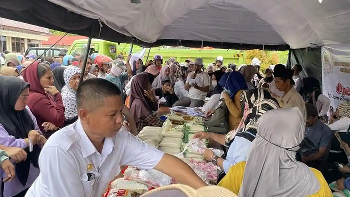 Dinas Perindag Donggala bersama Polres Donggala Gelar Operasi Pasar Murah Jelang HBKN