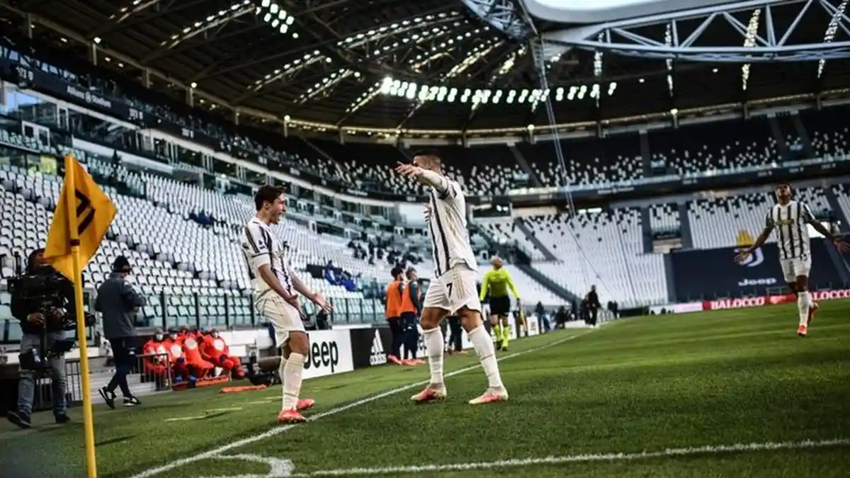 Duet Dyldo Dybala Ronaldo Bawa Juventus Pepet AC Milan Setelah Tundukan Napoli