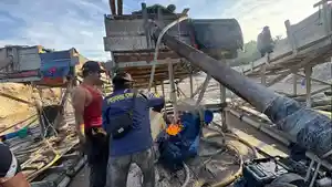 Personil-Polsek-Singingi-Hilir-bakar-tiga-rakit-PETI.jpg