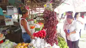 suasana-di-pasar-buah-malinau-01-05042023.jpg