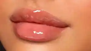 Glossy-Lips-Comeback.jpg