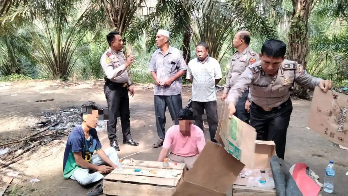 Polsek Bila Hulu Tangkap 2 Pelaku Saat Penggerebekan Kampung Narkoba