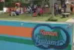 Bermain di Taman Pemuda Pratama