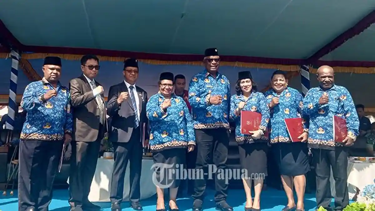 Ribka Haluk Pimpin Upacara HUT ke-51 Korpri di Mimika