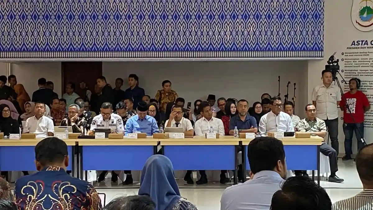 Gubernur Sulbar Soroti Kinerja DPMPTSP di Rapat Kerja Pimpinan