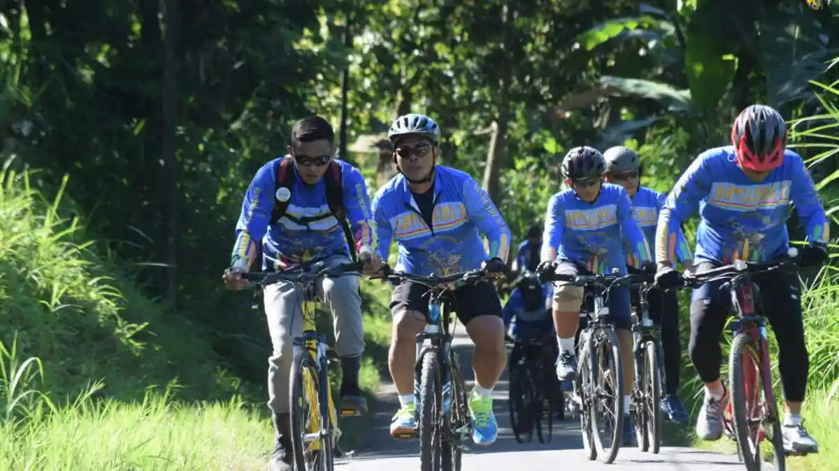 Danmenart 2 Marinir Pimpin Olahraga Bersepeda Di Malang