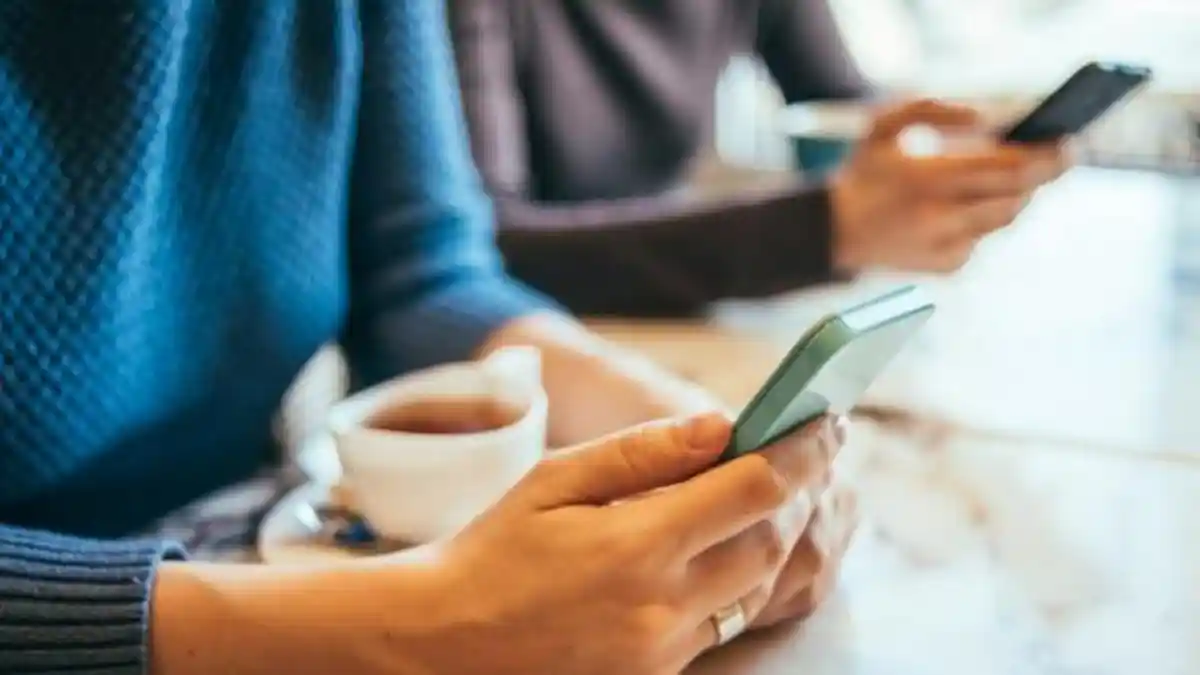 4 Zodiak yang Jarang Balas Chat, Aries yang Susah Fokus hingga Gemini Si Populer