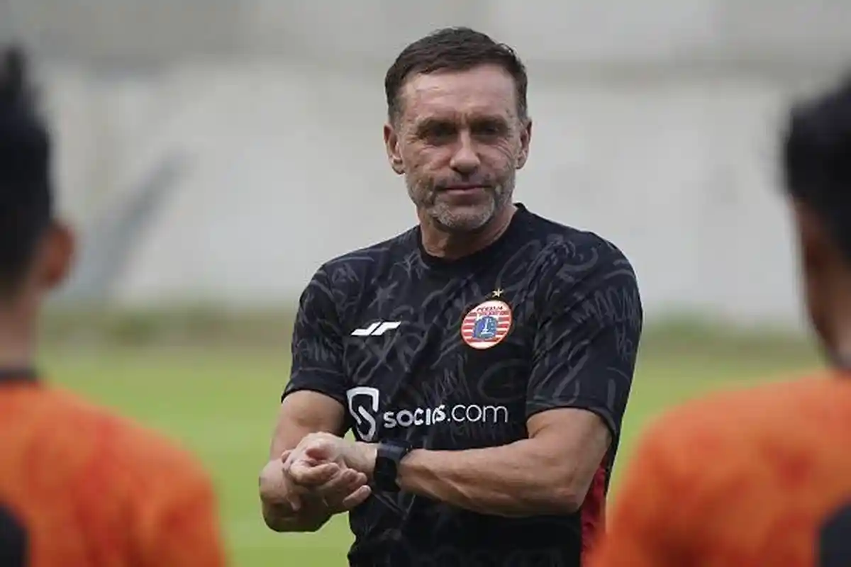 Rumor Tranfser Liga 1: Thomas Doll Incar 2 Striker Versatile di Bursa Transfer, Berikut Prediksinya