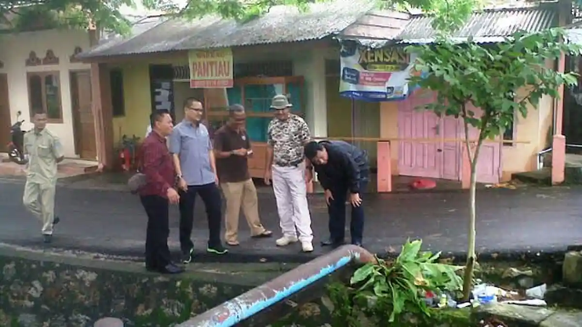 Anggota Dewan dan Dinas PU Bangka Pantau Jembatan Samping Masjid An Nur