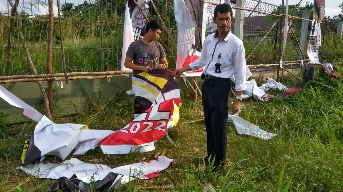Perusakan Baliho BERIMAN di Belitung Dilaporkan ke Bawaslu
