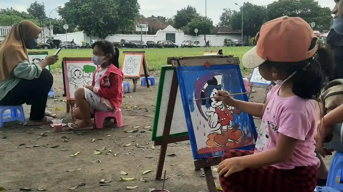 Serunya Melatih Motorik Anak dengan Melukis Kartun di Alkid Yogyakarta