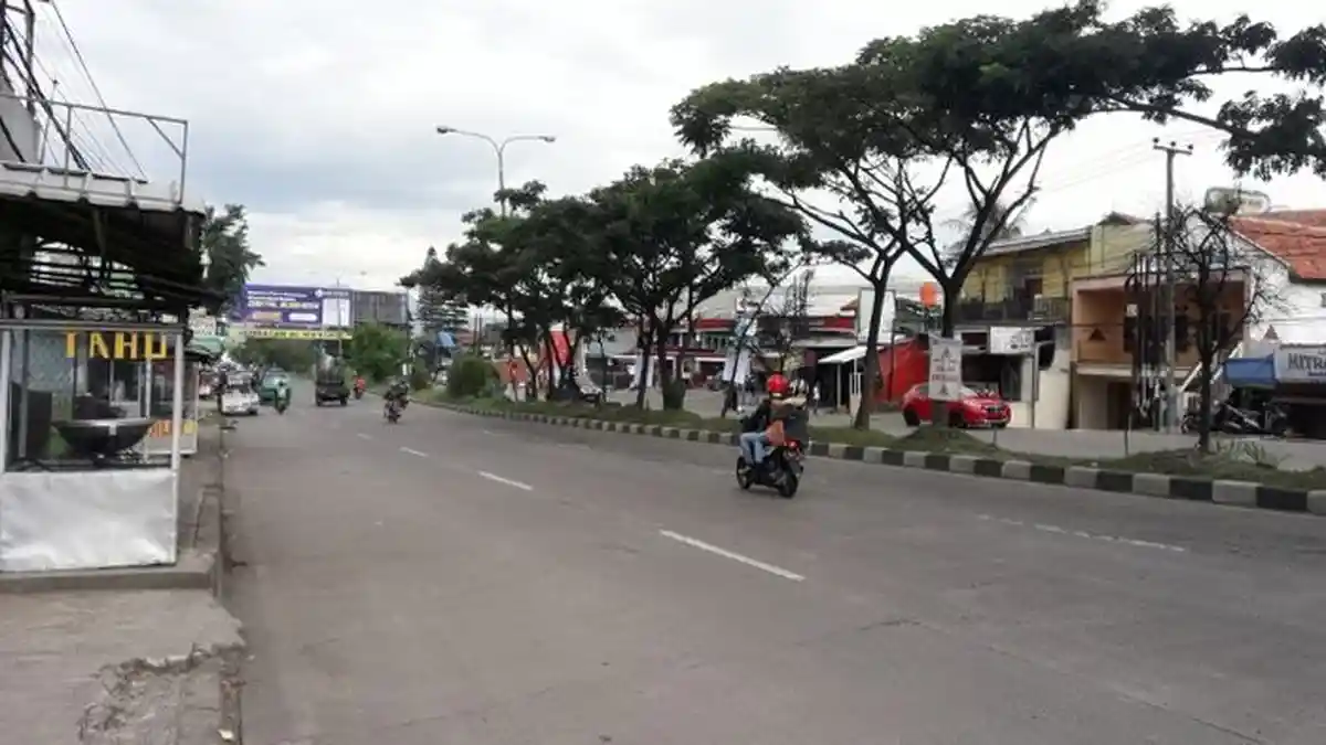 H-1 Lebaran Jalan Raya Bandung-Garut Terpantau Lengang dan Lancar Kedua Arah