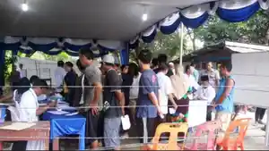 Warga-disalah-satu-desa-di-Kabupaten-Deli-Serdang-padati-Tempat-Pemungutan-Suara.jpg