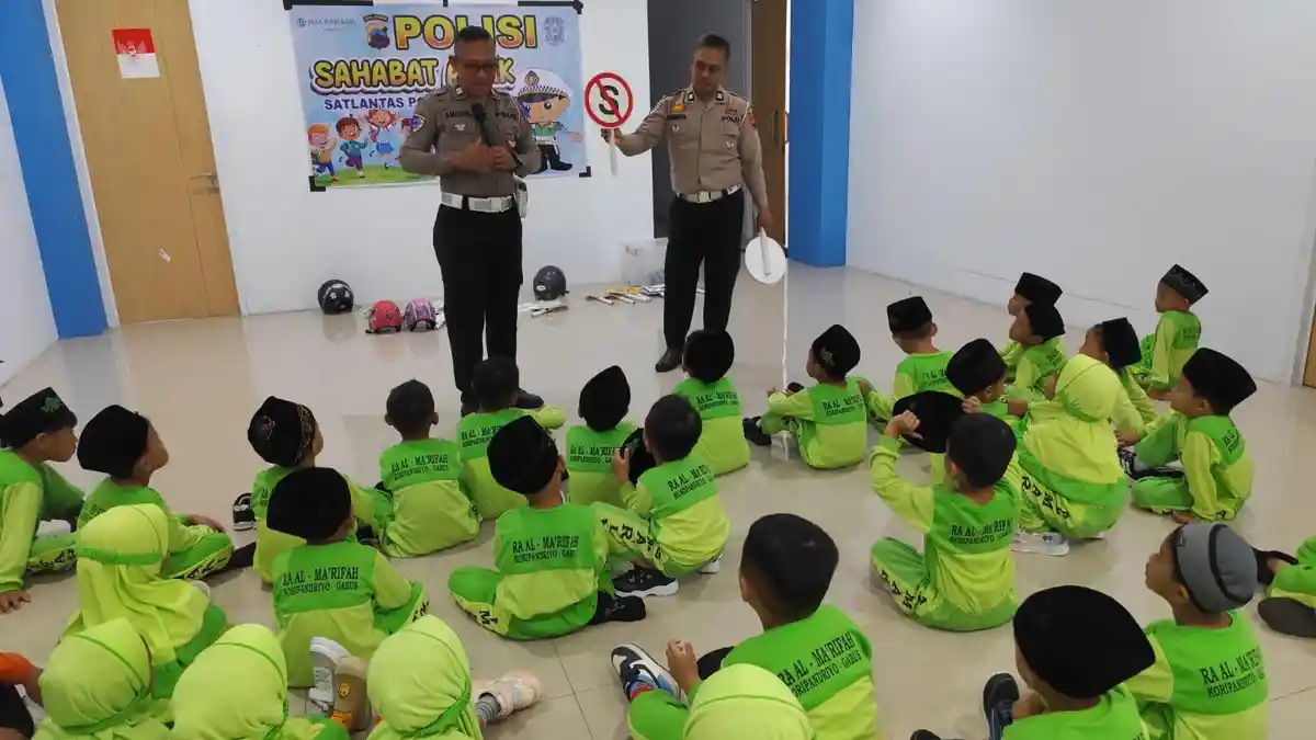 Anak-Anak PAUD Sambangi Satlantas Polresta Pati, Belajar Tentang Tertib Berlalu Lintas Sejak Dini