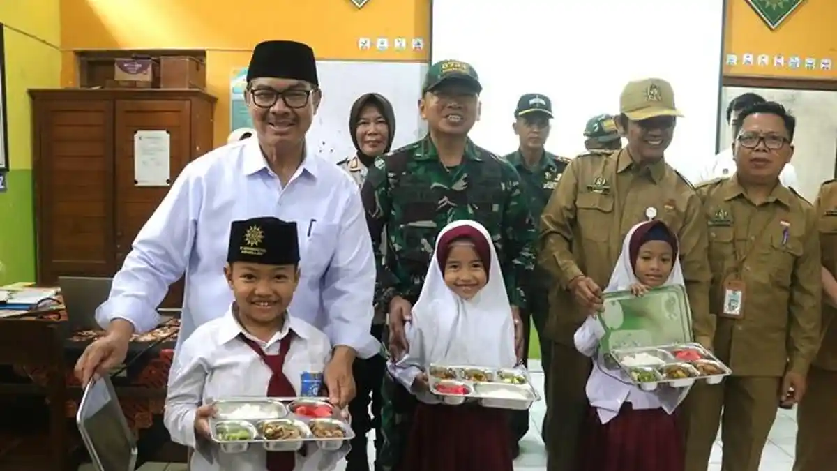 Program Makan Bergizi Gratis Kembali Berlanjut, Wali Kota Yogyakarta Ingatkan Pengendalian Sampah 