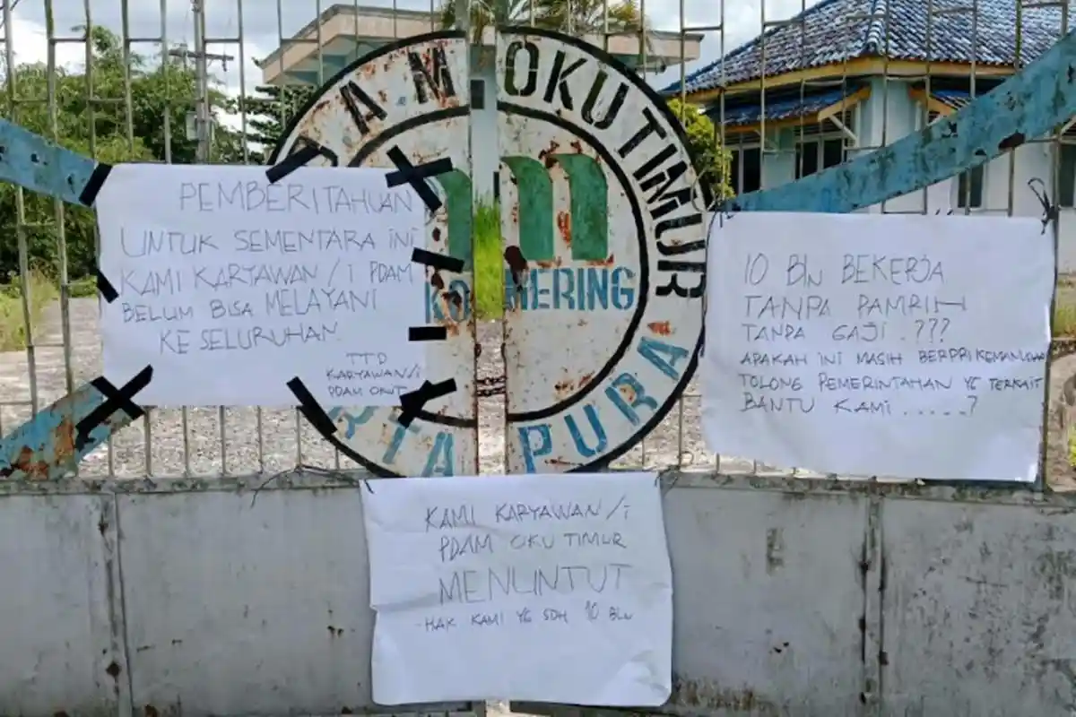 Kantor PDAM Way Komering OKU Timur Disegel Karyawan Karena 10 Bulan Tak Digaji, Pelayanan Terganggu