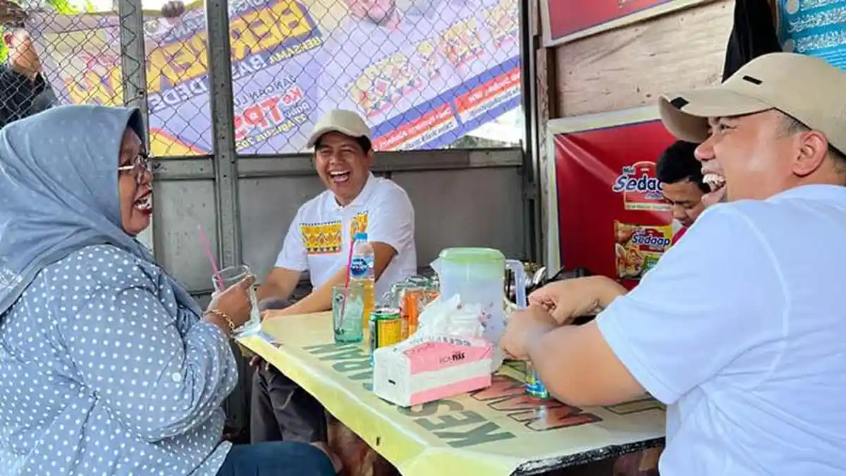 Dari Rumah ke Rumah, Aksi Sosial Air Bersih ‘Sepradik Basit Berbagi’ Bantu Warga