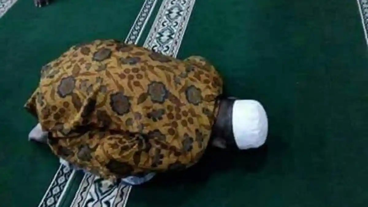 Undang Rasa Takjub dan Doa dari Netizen, Orang-orang Ini Meninggal saat Beribadah