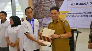 Wabup-HSS-Suriani-dimulainya-Pendampingan-Pengembangan-Sentra-IKM.jpg