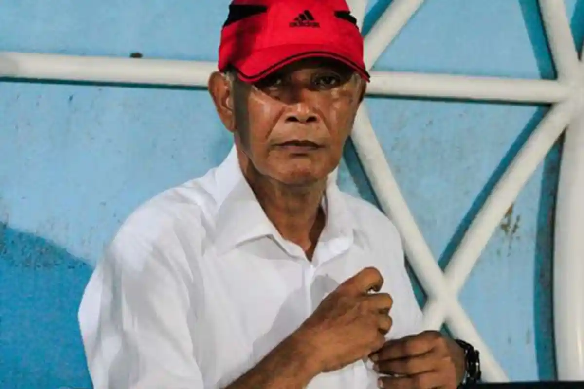 Usai Ditahan Imbang dari PSM Makassar, Pelatih Persela Lakukan Hal Unik Ini