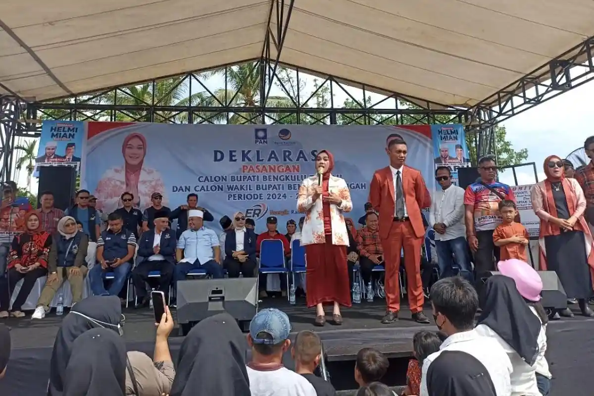 'Saya Ditinggalkan Gerindra', Calon Bupati Bengkulu Evi Susanti Menangis saat Deklarasi Pencalonan