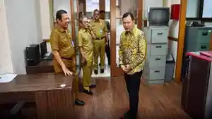 Elen-Sidak-kantor.jpg