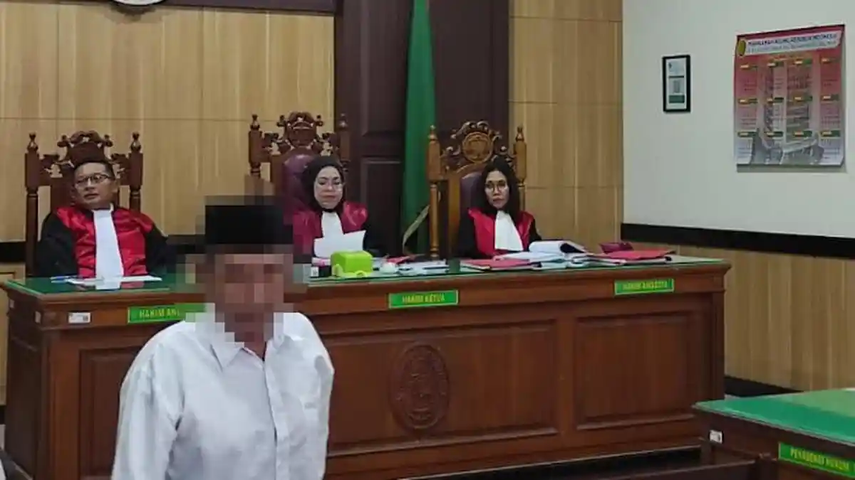 Terobos Perlintasan Hingga Asisten Masinis KA Meninggal, Sopir Truk Trailer Disidang di PN Gresik