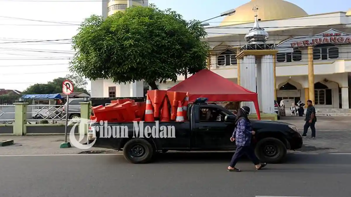 Berita Foto: Berikut Rute Alternatifnya, Jalan HM Yamin dan Abdullah Lubis Ditutup Sementara - 13092023_PENUTUPAN-JALAN_ABDAN-SYAKURO-6.jpg