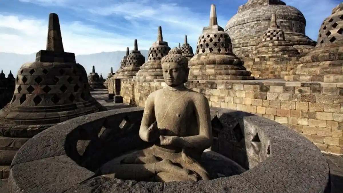 Candi Borobudur dalam Angka-angka yang Bila Dijumlah Ternyata Punya Selisih Tetap