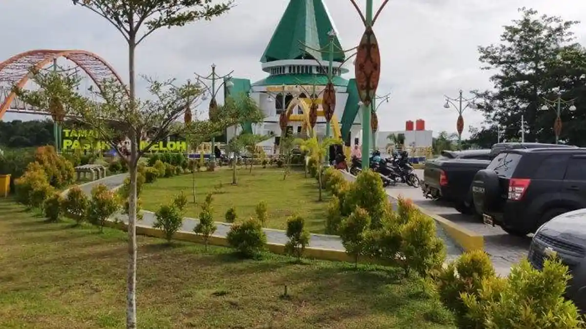 Wisata Kalteng, Taman Pasok Kameloh Palangkaraya Mempercantik Jembatan Kahayan
