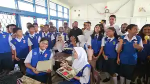 MBG-Anggota-DPR-RI-Yan-Permenas-Mand.jpg