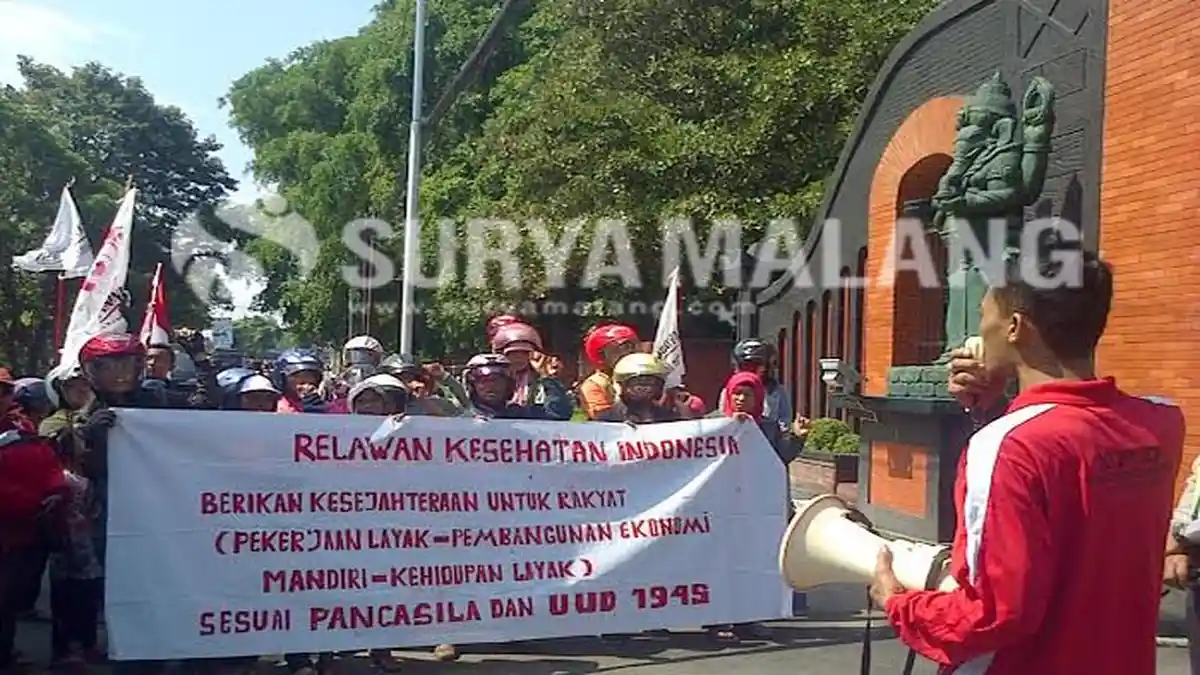 Jaminan Sosial Belum Cair, Relawan Kesehatan Unjuk Rasa ke DPRD Kediri