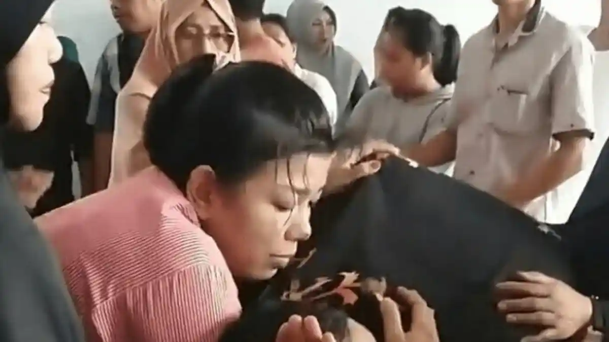 Erni Sempat Mengintip di Kamar Sebelum Tikam Ketua DPRD Kolaka Utara